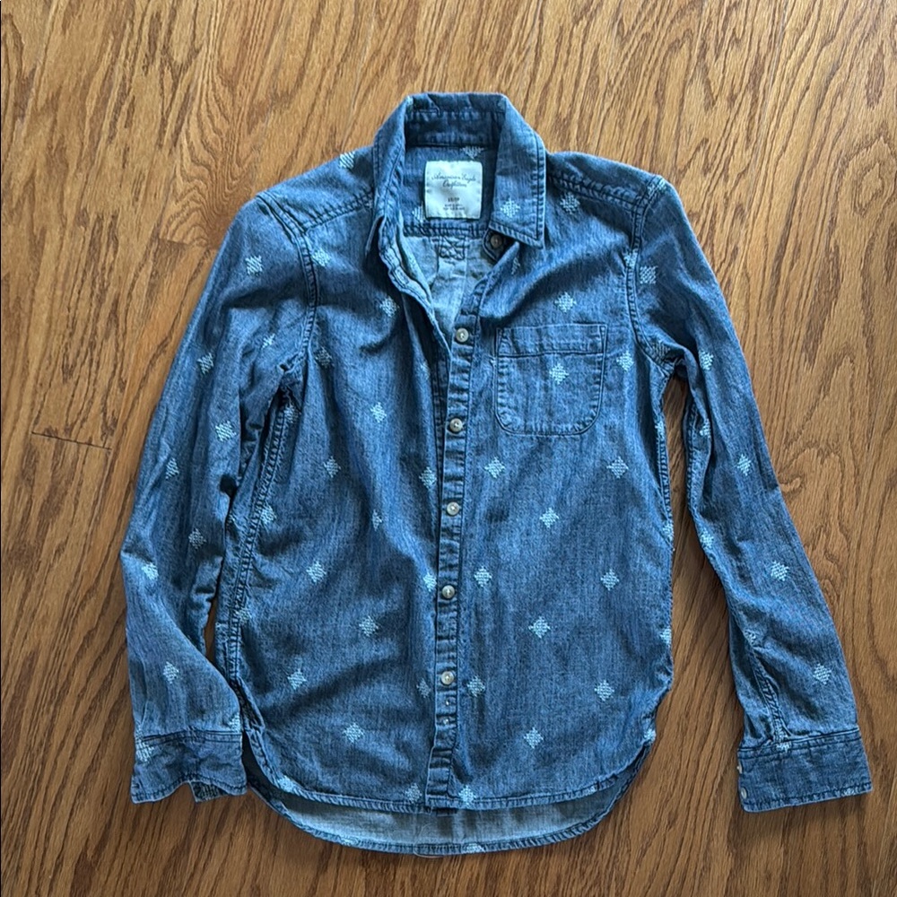 3/$30 😎 American Eagle Outfitters Blue Patterned Denim Shirt